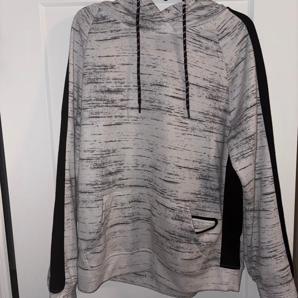 Rue-21 Men's Grey and Black Hoodie